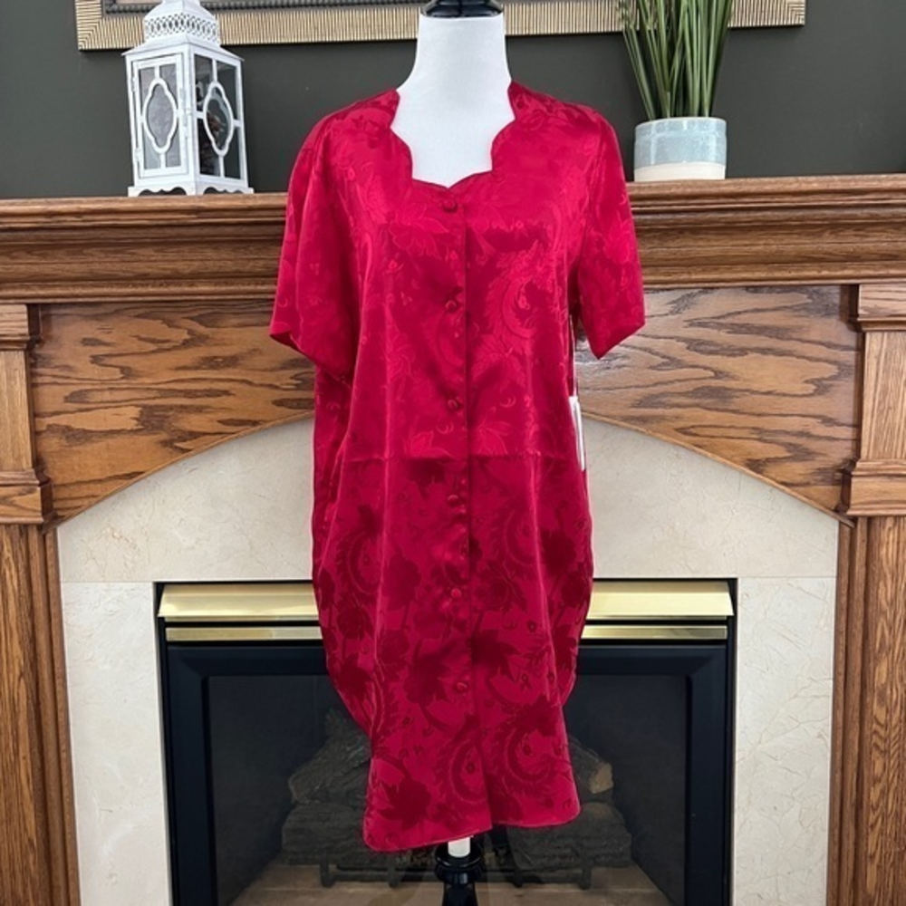 Erika Taylor‎ Intimates Women's Red Floral Sleep Shirt Lingerie Sz. M NWT